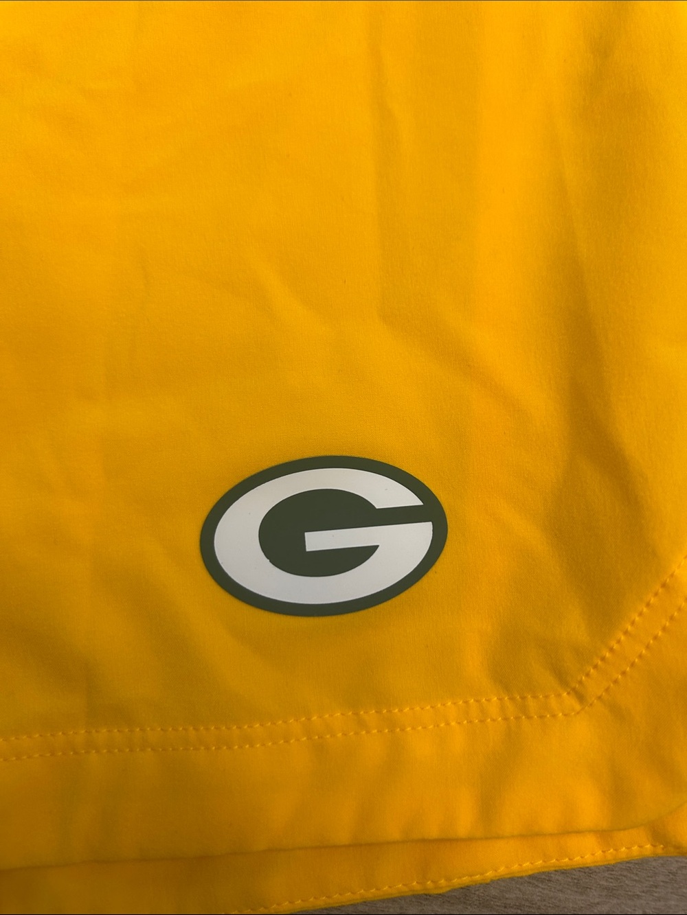 Nike Men’s Yellow Green Bay Packers Athletic Shorts - Picture 3 of 6